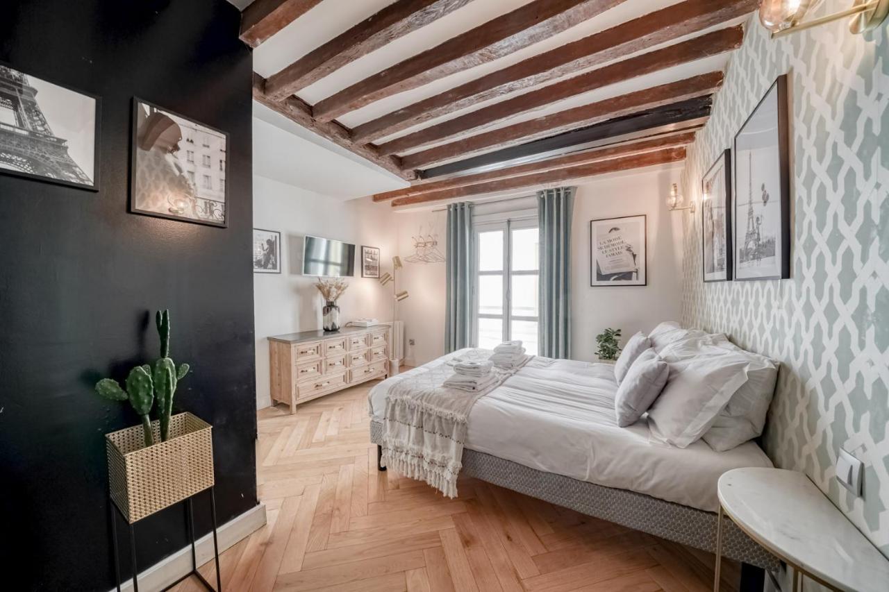 Ultra Central Historical Parisian Flat - Louvre Luaran gambar